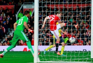 VIDEO: Cú đá phản lưới nhà không tin nổi của Blind trước Middlesbrough