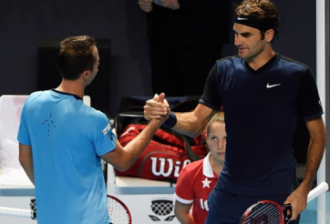 Basel Open 2015: Wawrinka thua sốc, Federer vào tứ kết