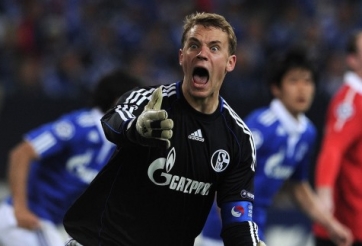 VIDEO: Pha bóng Manuel Neuer tự kiến tạo cho đối phương và tỏa sáng