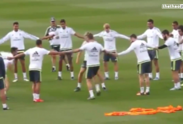 VIDEO: Bài đá ma với độ khó mới lạ của các cầu thủ Real Madrid