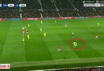 VIDEO: Depay và vai trò 'đặc biệt' ở pha ghi bàn đầy cảm xúc của Rooney