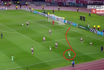 VIDEO: Pha ném biên gây sửng sốt mọi hàng phòng ngự