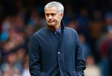 HLV Mourinho lập kỷ lục buồn ngày Chelsea thua trận