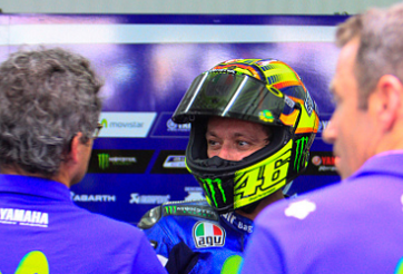 Rossi nói gì sau khi vuột chức vô địch tại Valencia GP?