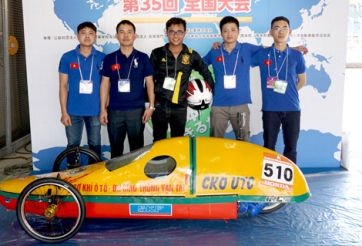 Đội thi Việt Nam tham dự cuộc thi Honda EMC tại Nhật Bản