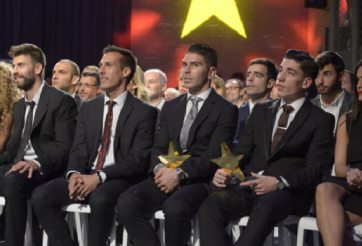 Hector Bellerin được vinh danh tại quê nhà Catalan