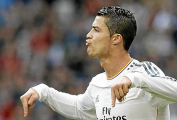 VIDEO: Nghi vấn Ronaldo đánh cùi trỏ vào mặt cầu thủ Sevilla