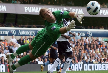 VIDEO: Joe Hart làm nền cho siêu phẩm khi tuyển Anh đối đầu Tây Ban Nha