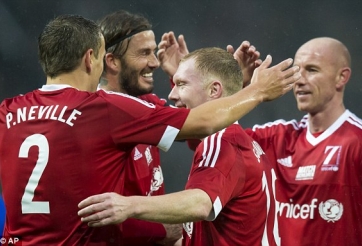 VIDEO: Bàn mở tỷ số của Paul Scholes vào lưới đội Ngôi sao quốc tế