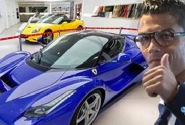 VIDEO: Ronaldo khoe bộ sưu tập siêu xe theo cách đầy 'tinh tế'