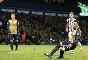 Cazorla đá hỏng pen, Arsenal thất bại trước West Brom