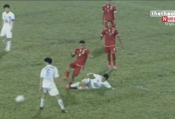 VIDEO: Thanh Tùng thoát thẻ dù vào bóng thô bạo với cầu thủ U21 Myanmar