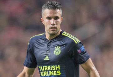 Persie trả lời tin đồn được Barca và Chelsea quan tâm