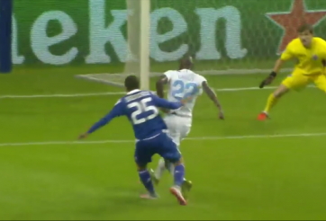 VIDEO: Pha bắt bóng tai hại của Casillas khiến Porto lâm vào thế khó