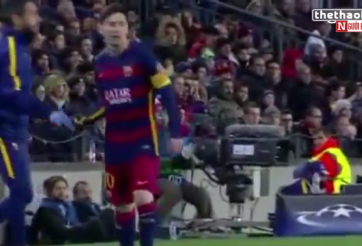 VIDEO: Messi phải uống thuốc ngay trong trận gặp Roma
