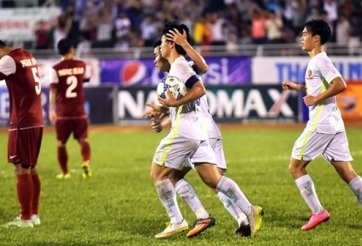 Công Phượng 'bùng cháy', HAGL lội ngược dòng ngoạn mục