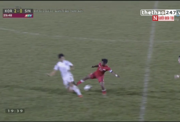 VIDEO: Cầu thủ U21 Singapore chơi kungfu với U19 Hàn Quốc