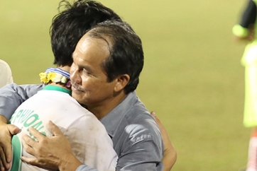 Bầu Đức tiếp 'doping' cho Công Phượng