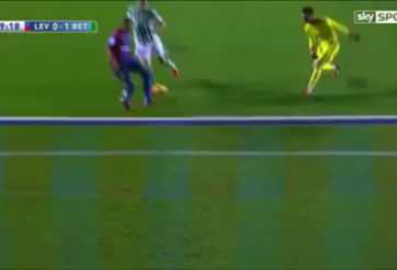 VIDEO: Pha bỏ lỡ khó tin ở vòng 13 La Liga