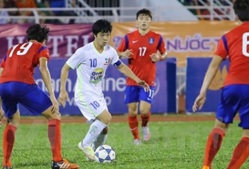 HLV U21 Singapore 'ngả mũ' trước tài năng của Công Phượng