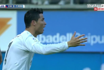 VIDEO: 2 lần Ronaldo đòi penalty ở trận gặp Eibar