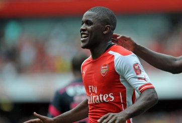 VIDEO: Ozil chọc khe tuyệt đỉnh giúp Campbell mở tỷ số cho Arsenal