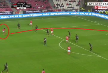 VIDEO: Siêu phẩm sút xa không tưởng của 'Ronaldo mới'