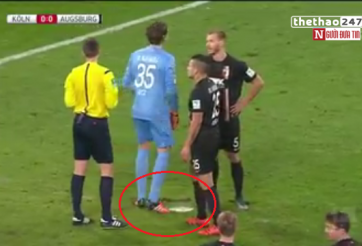 VIDEO: Mẹo cản phạt đền siêu thông minh của thủ môn Bundesliga