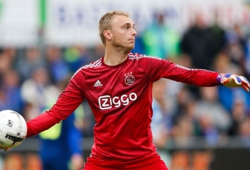 VIDEO: Pha kiến tạo không tưởng của thủ môn cho tiền đạo đối phương