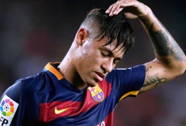 Neymar chấn thương trong ngày nhận giải thưởng cá nhân