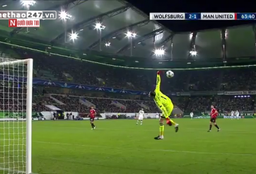 VIDEO: Khoảnh khắc De Gea lao khỏi vòng cấm cản phá như Neuer