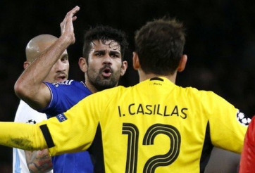 VIDEO: Tình huống Diego Costa phải nhận thẻ vàng vì chơi xấu Casillas