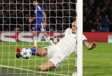 VIDEO: Pha đá đốt lưới nhà khiến Casillas bất lực của hậu vệ Porto