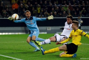 Dortmund thua sốc tại Signal Iduna Park