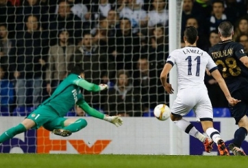 Lamela tỏa sáng, Spurs có trận đại thắng tại White Hart Lane