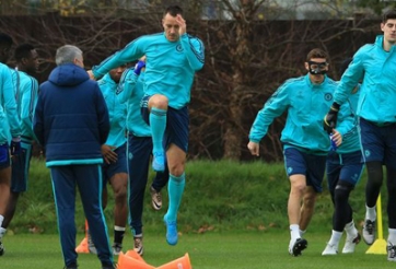 HLV Mourinho cảnh báo 4 cầu thủ chơi sa sút của Chelsea