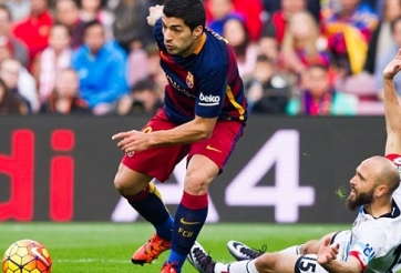 Liên tiếp bị thủng lưới, Barca mất điểm trước Deportivo