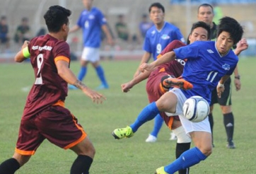 HLV Miura tìm được lời giải cho bài toán phòng ngự