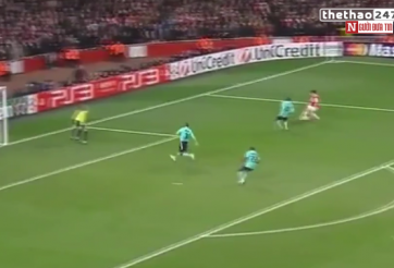 VIDEO: Kiệt tác phản công kinh điển của Arsenal trước Barca
