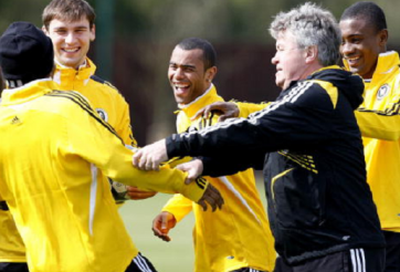 Hồi ức: Ngày đầu Hiddink tới Chelsea