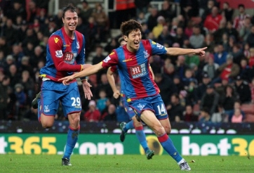 VIDEO: Siêu phẩm sút xa của sao Hàn đẹp nhất vòng 17 Ngoại hạng Anh