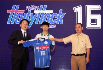 Chính thức gia nhập CLB Mito, Công Phượng nhận số áo mới