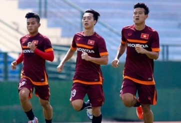 VIDEO: U23 Việt Nam bở hơi tai luyện công giữa trưa nắng