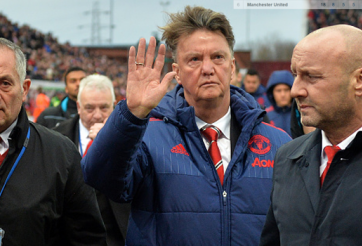 Chuyển nhượng 27/12: Van Gaal sẽ bị sa thải nếu M.U thua Chelsea