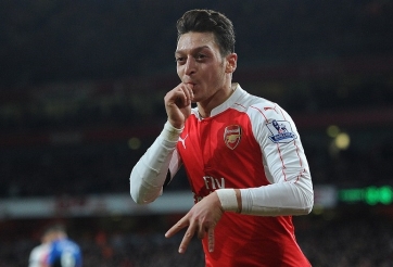 Ozil tỏa sáng, Arsenal dễ dàng hạ Bournemouth