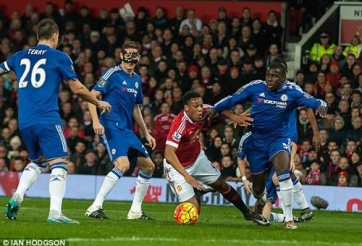 Tranh cãi: 3 tình huống Man Utd đòi hưởng phạt đền trước Chelsea