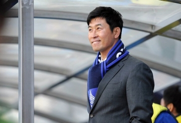 Xem vẻ điển trai lãng tử từ ông thầy mới của Xuân Trường