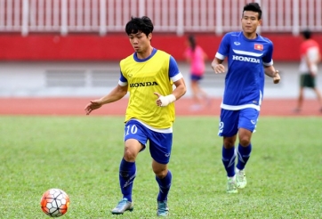 VIDEO: Siêu phẩm sút phạt của Công Phượng trong buổi tập của U23 VN