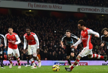 Koscielny tỏa sáng, Arsenal mở màn năm mới rực rỡ