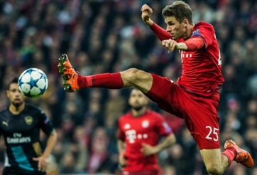 VIDEO: Thủ môn lao ra cản phá như Neuer và cái kết hy hữu